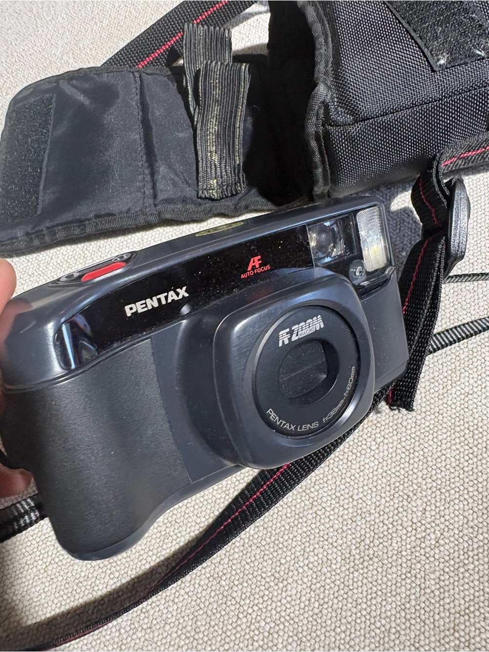 Pentax VINTAGE Zoom 60 IQ Zoom Black Point-and-Shoot Camera with Case 1987